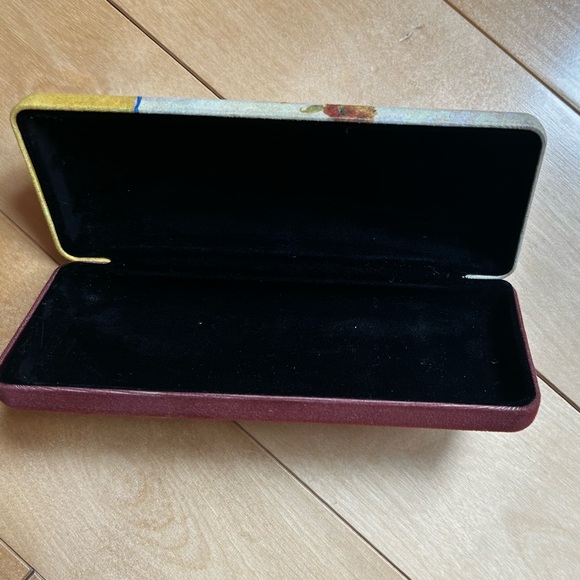 Beautiful glasses case bought from Amsterdam. - Picture 3 of 3